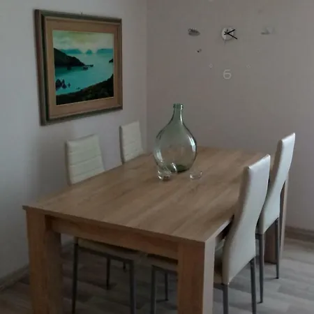 La Petronilla Apartment